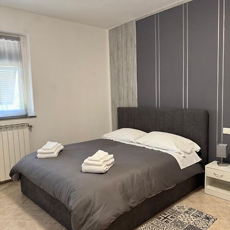 Serravalle Shop&Stay Serravalle Scrivia Ngoại thất bức ảnh