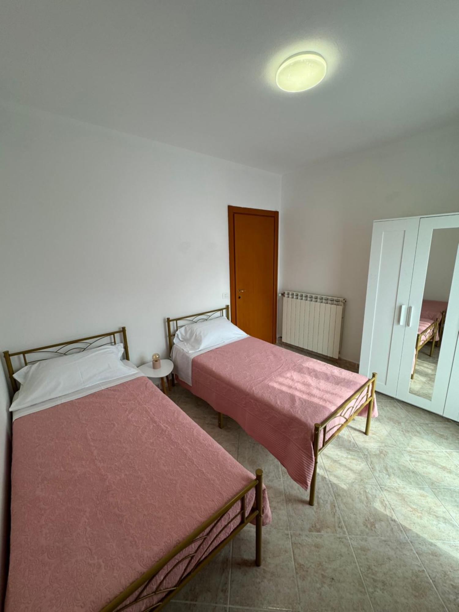 Serravalle Shop&Stay Serravalle Scrivia Ngoại thất bức ảnh
