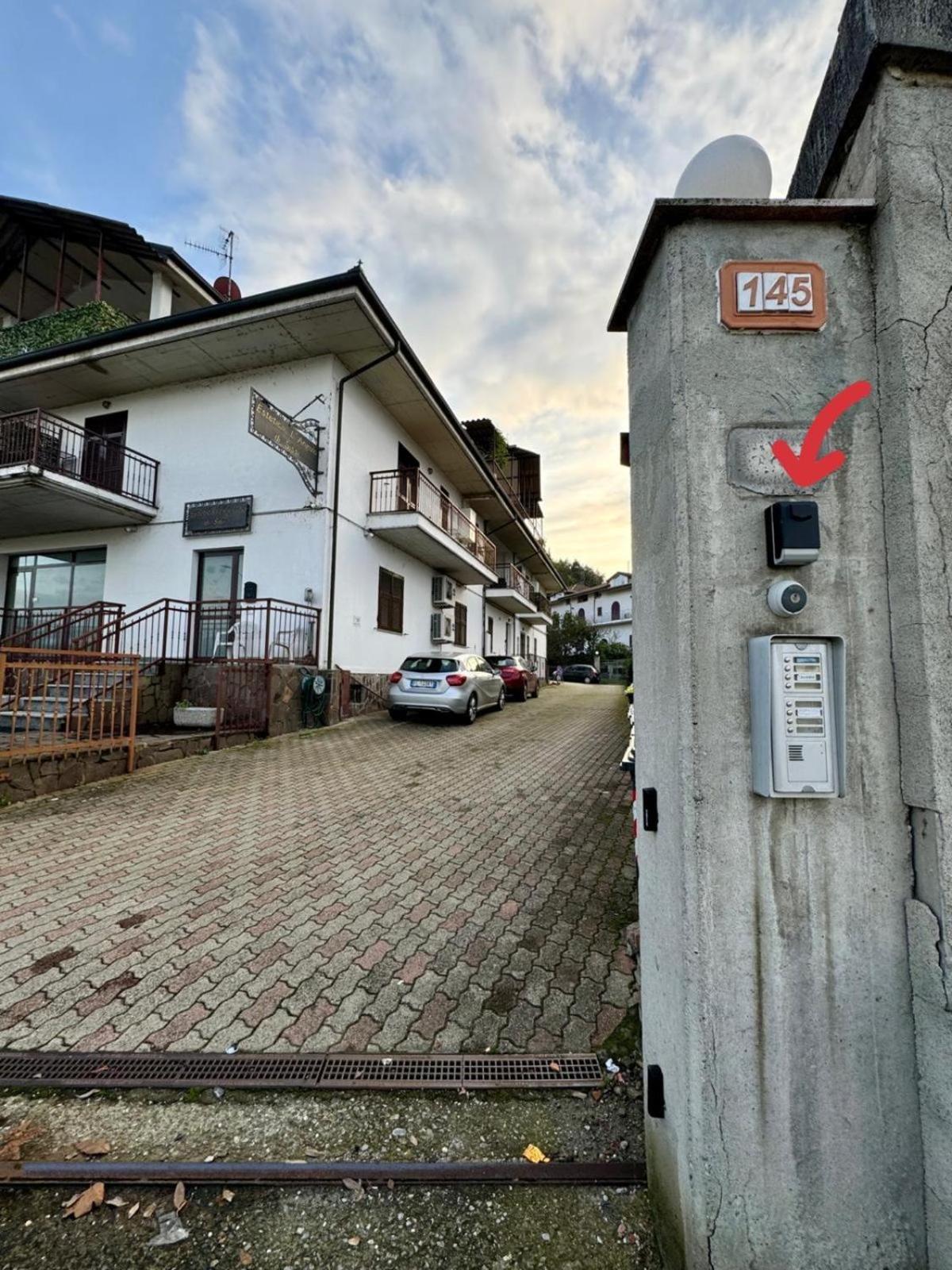 Serravalle Shop&Stay Serravalle Scrivia Ngoại thất bức ảnh