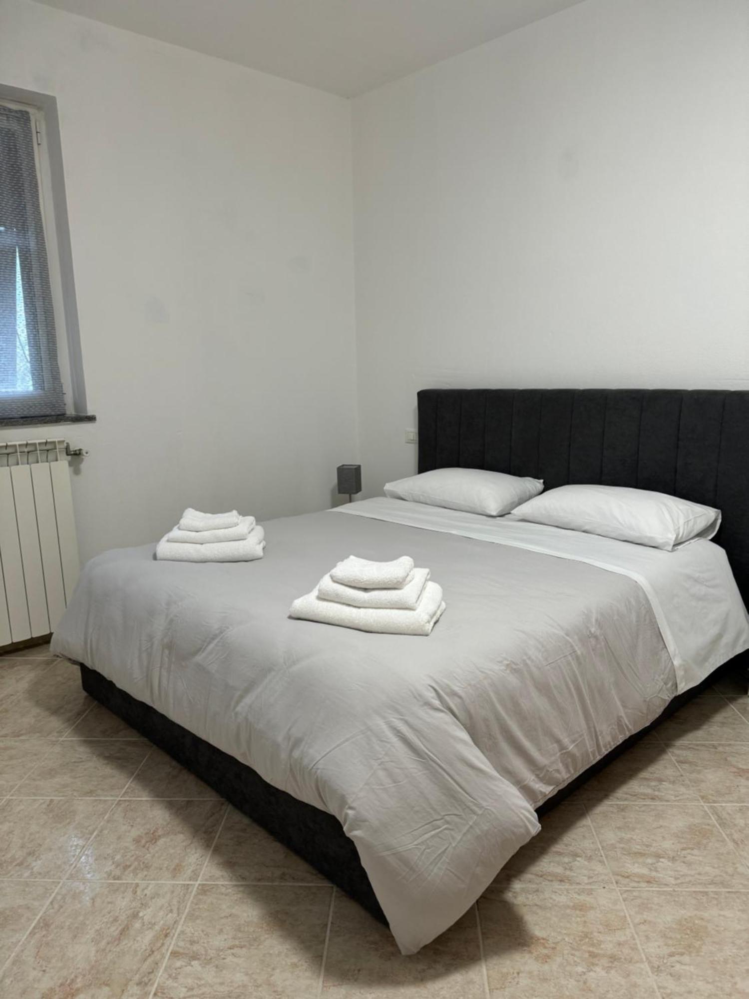 Serravalle Shop&Stay Serravalle Scrivia Ngoại thất bức ảnh