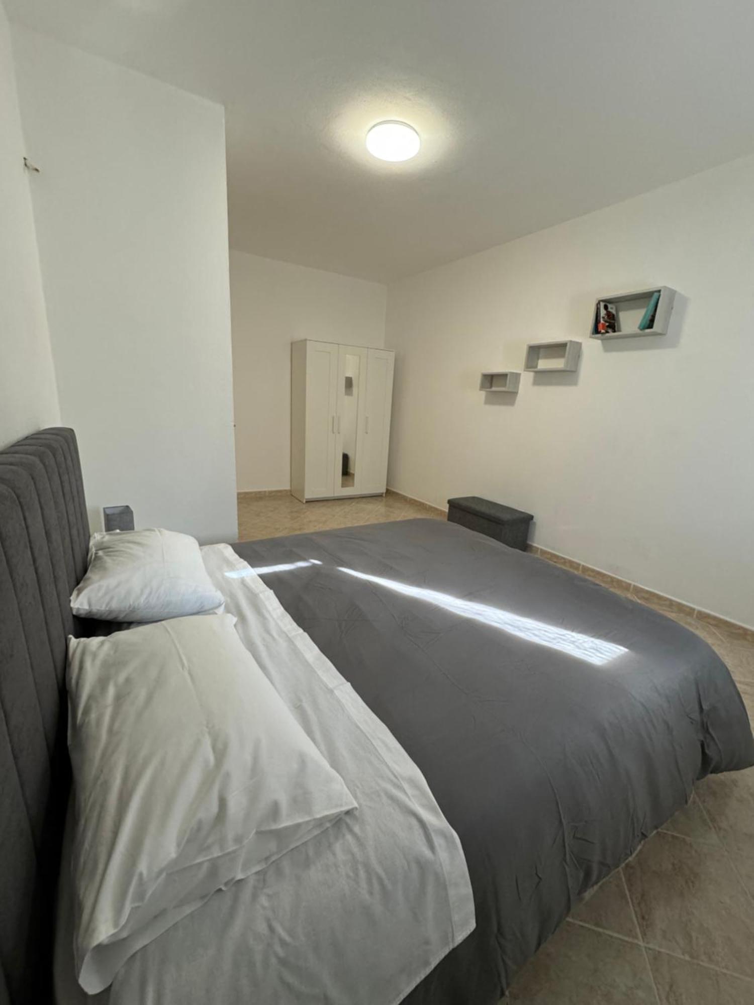 Serravalle Shop&Stay Serravalle Scrivia Ngoại thất bức ảnh