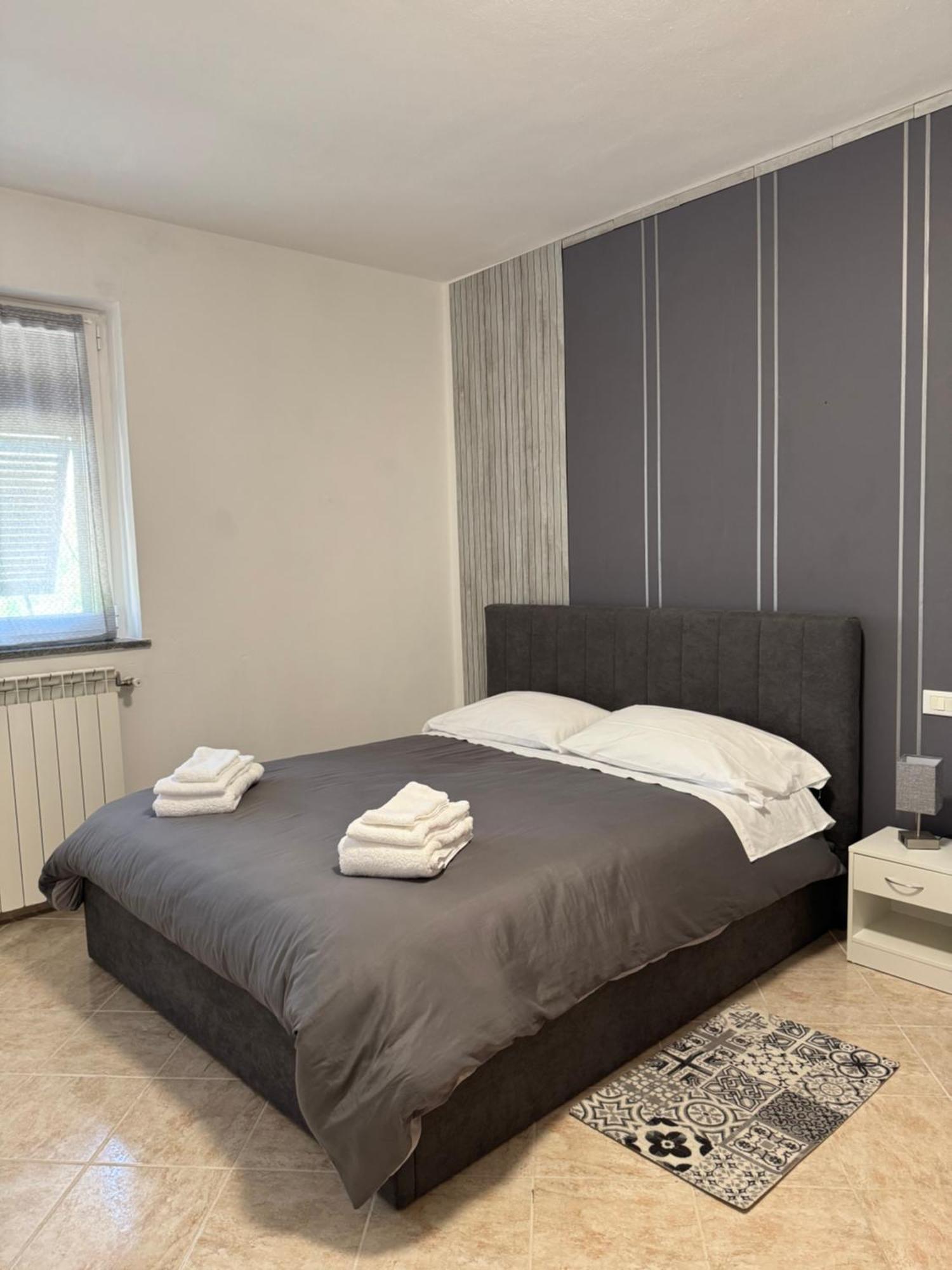 Serravalle Shop&Stay Serravalle Scrivia Ngoại thất bức ảnh